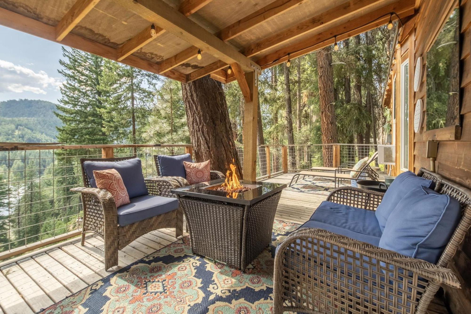 Das Tree Haus By Nw Comfy Cabins Левенуэрт Экстерьер фото